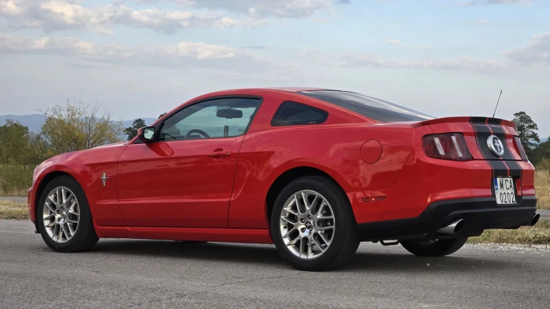 Ford Mustang, снимка 4 - Автомобили и джипове - 52681855