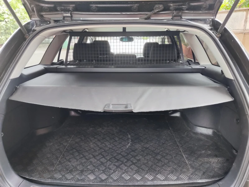 Toyota Avensis, снимка 13 - Автомобили и джипове - 52348340