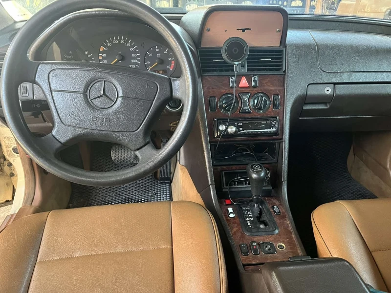 Mercedes-Benz C 220 W202 2.2CDI, снимка 8 - Автомобили и джипове - 52555641
