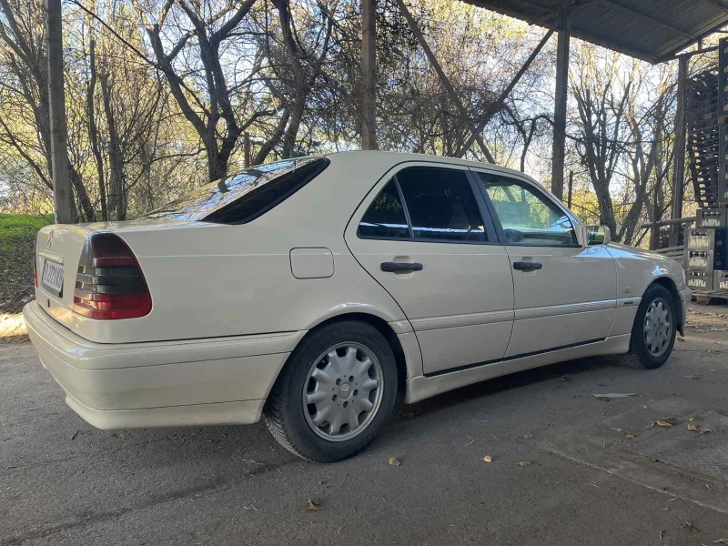 Mercedes-Benz C 220 W202 2.2CDI, снимка 13 - Автомобили и джипове - 52555641