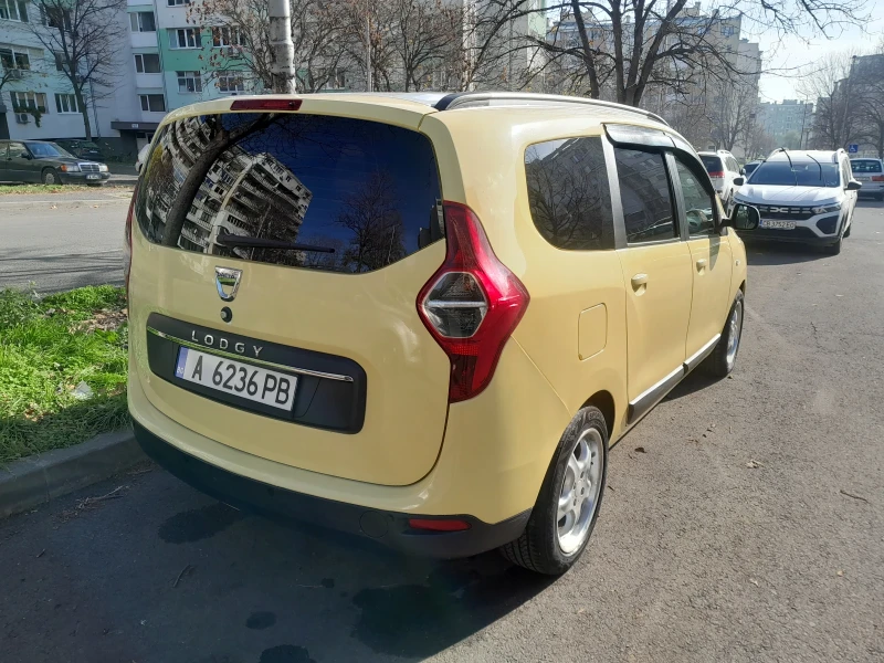 Dacia Lodgy 1.6 109кс, снимка 4 - Автомобили и джипове - 52837692