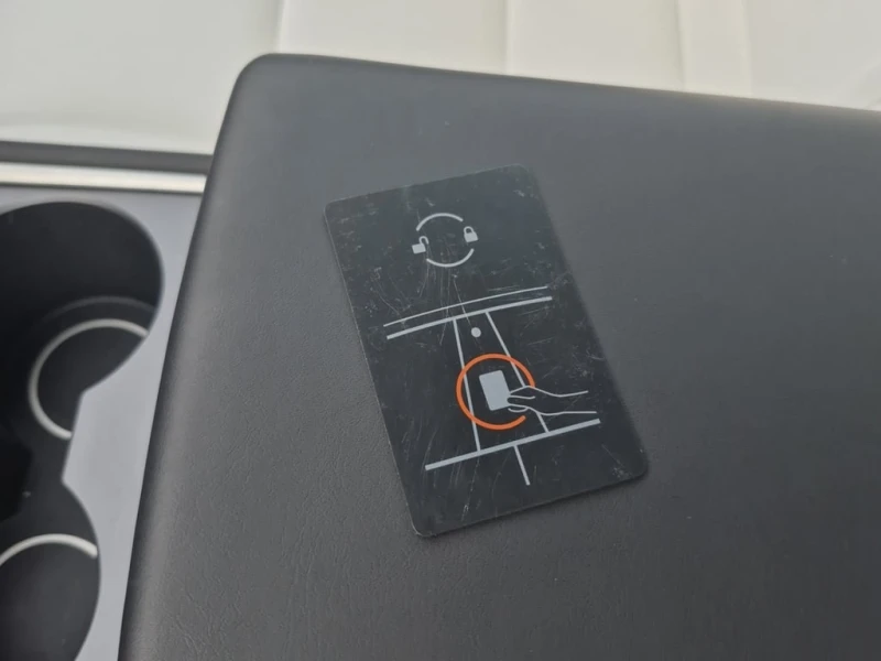 Tesla Model Y * LONG RANGE ALL WHEEL DRIVE * CARFAX * ЦЕНА ДО БГ, снимка 7 - Автомобили и джипове - 53020109