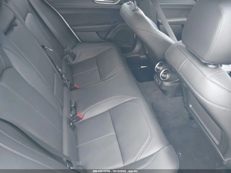 Alfa Romeo Giulia AWD, снимка 11 - Автомобили и джипове - 53079305