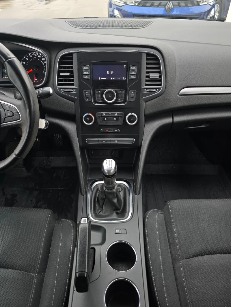 Renault Megane 1.5 dCi, снимка 9 - Автомобили и джипове - 53204020