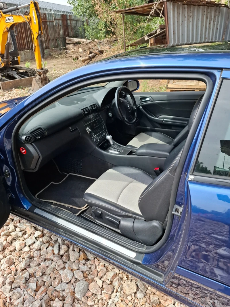 Mercedes-Benz C 220 Sport cupe C220CDI , снимка 9 - Автомобили и джипове - 53540701