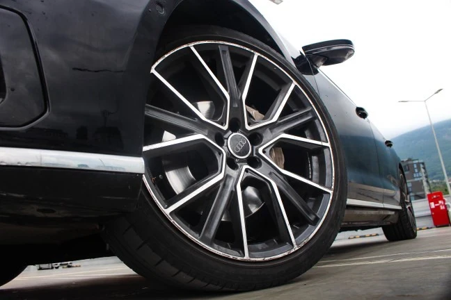 Audi A8 Long - изображение 3