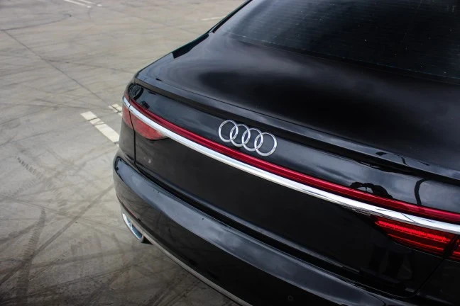 Audi A8 Long - изображение 2
