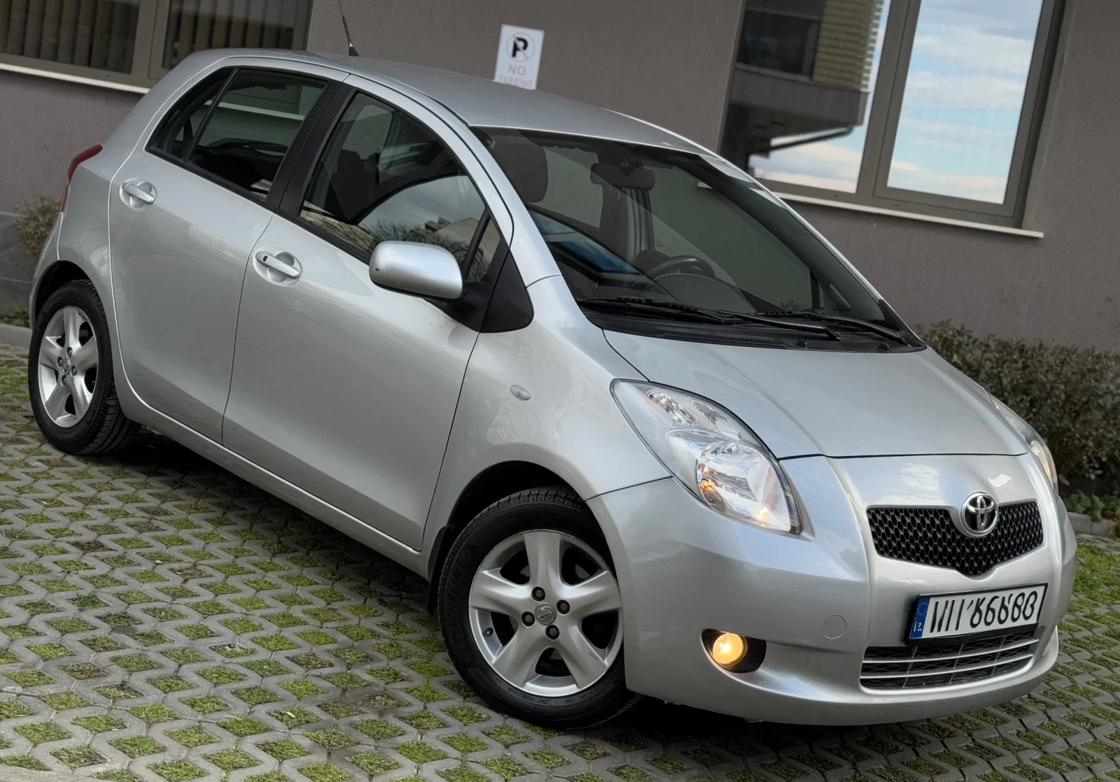 Toyota Yaris 1.3i / Keyless, снимка 1