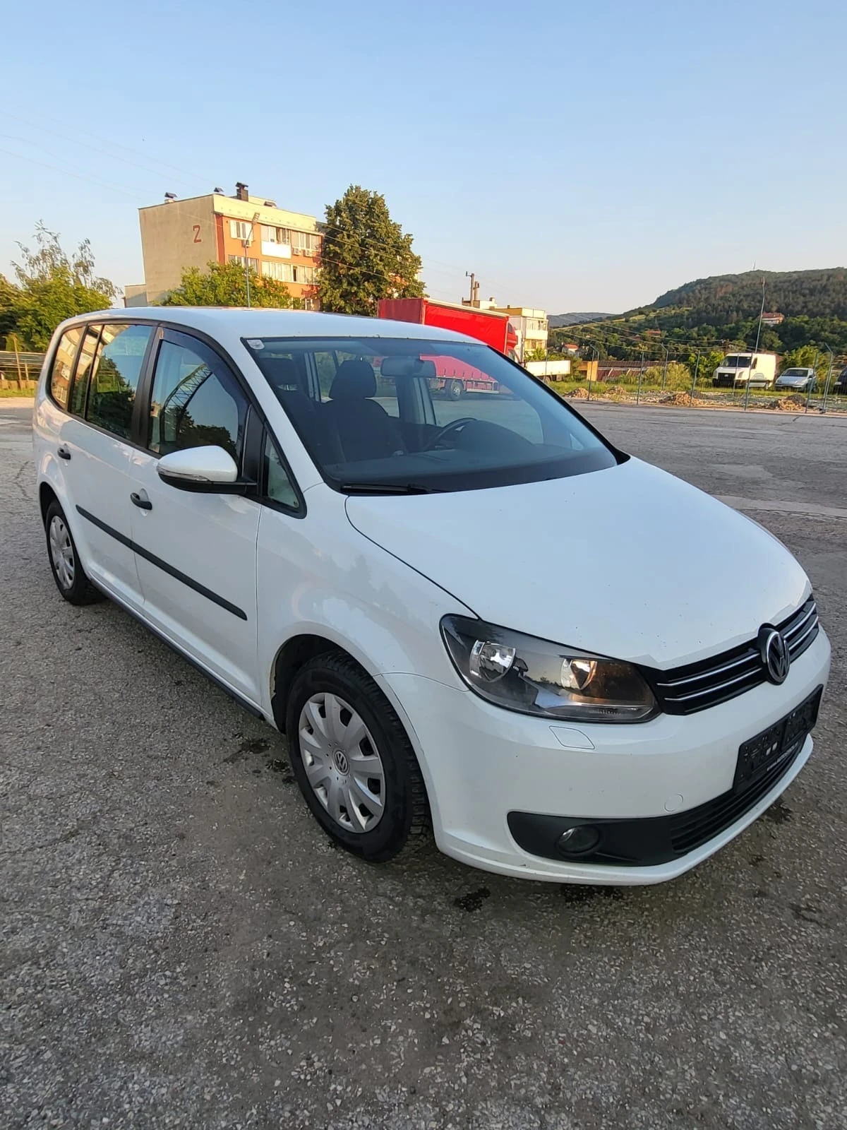 VW Touran 1.6tdi euro5A - изображение 2