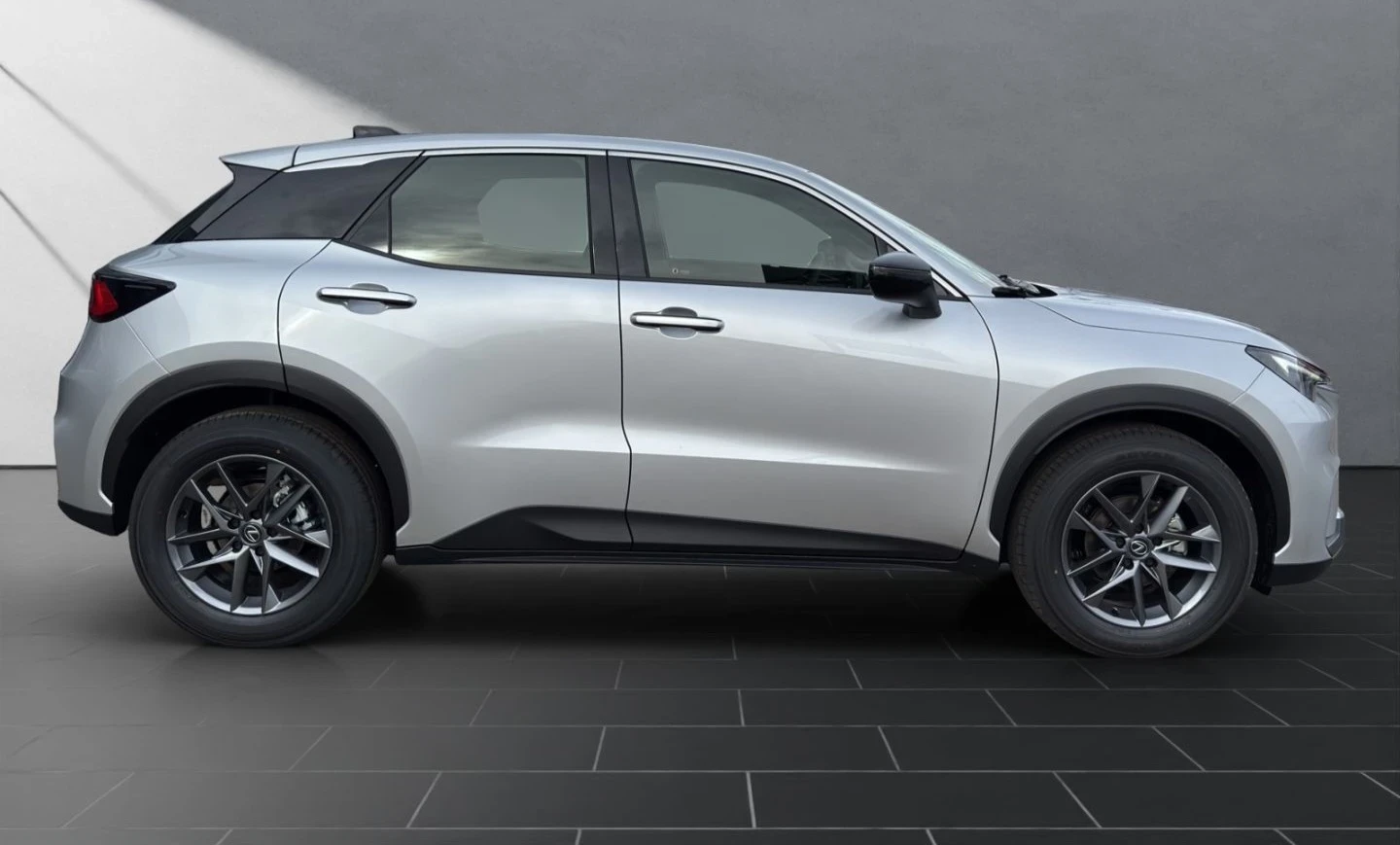 Lexus LBX 1.5* KOMFORT-PAK МОДЕЛ 2025 NEW  - изображение 8