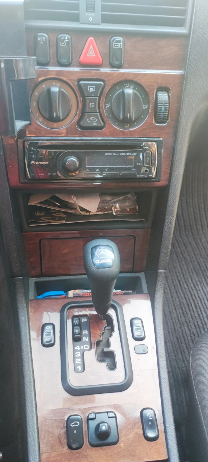 Mercedes-Benz 220  - изображение 6