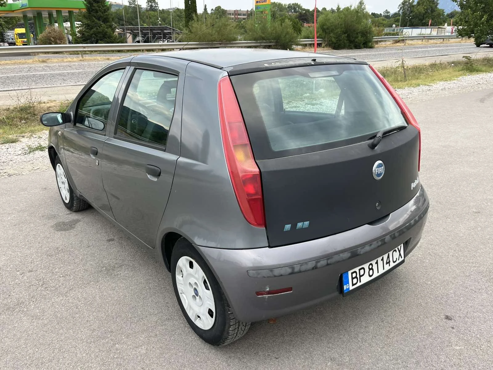 Fiat Punto 1.3I 60кс КЛИМАТИК РЕГИСТРИРАНО ОБСЛУЖЕНО - изображение 5