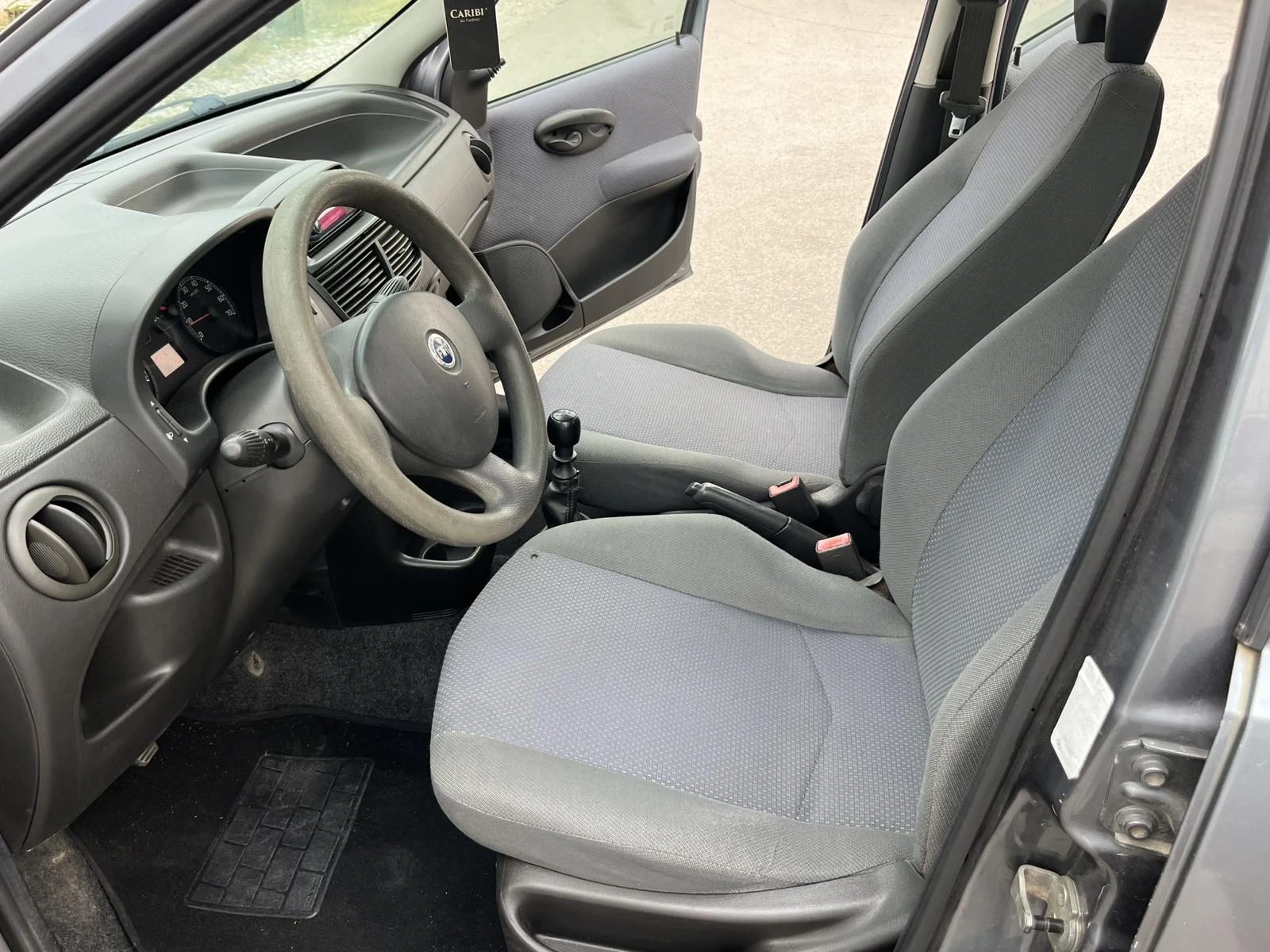 Fiat Punto 1.3I 60кс КЛИМАТИК РЕГИСТРИРАНО ОБСЛУЖЕНО - изображение 8