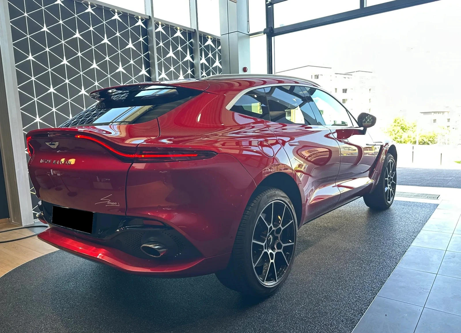 Aston Martin DBX 4.0 V8 AWD - изображение 3