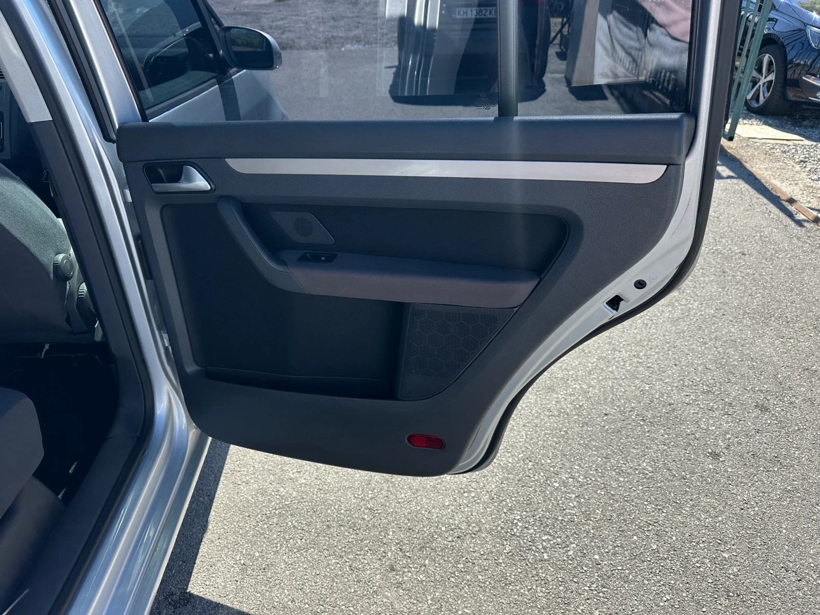 VW Touran 2.0 TDI - изображение 8