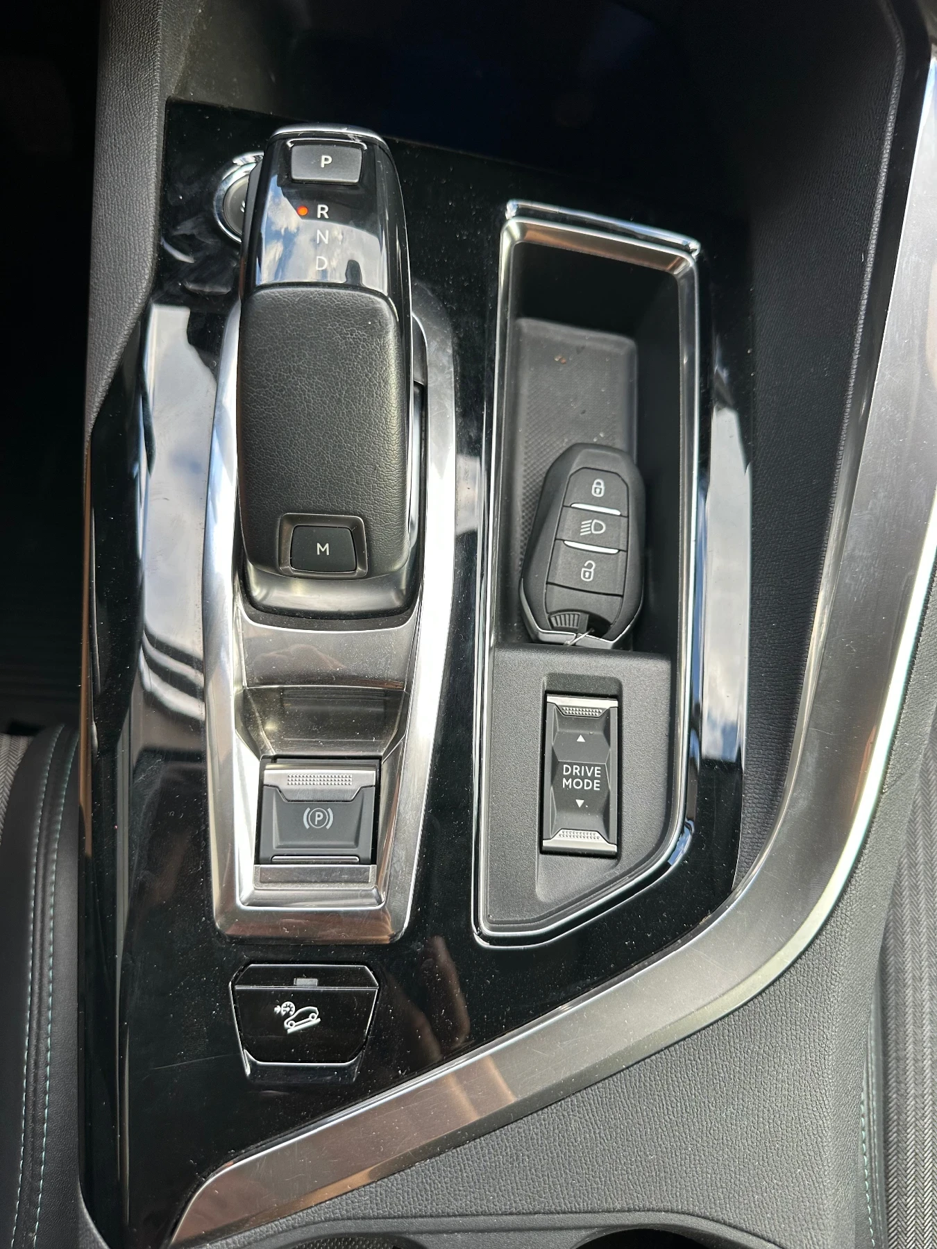 Peugeot 5008 ALLURE PACK 2.0HDI* EAT8 ГАРАНЦИЯ до2026* 6+ 1MECT - изображение 8