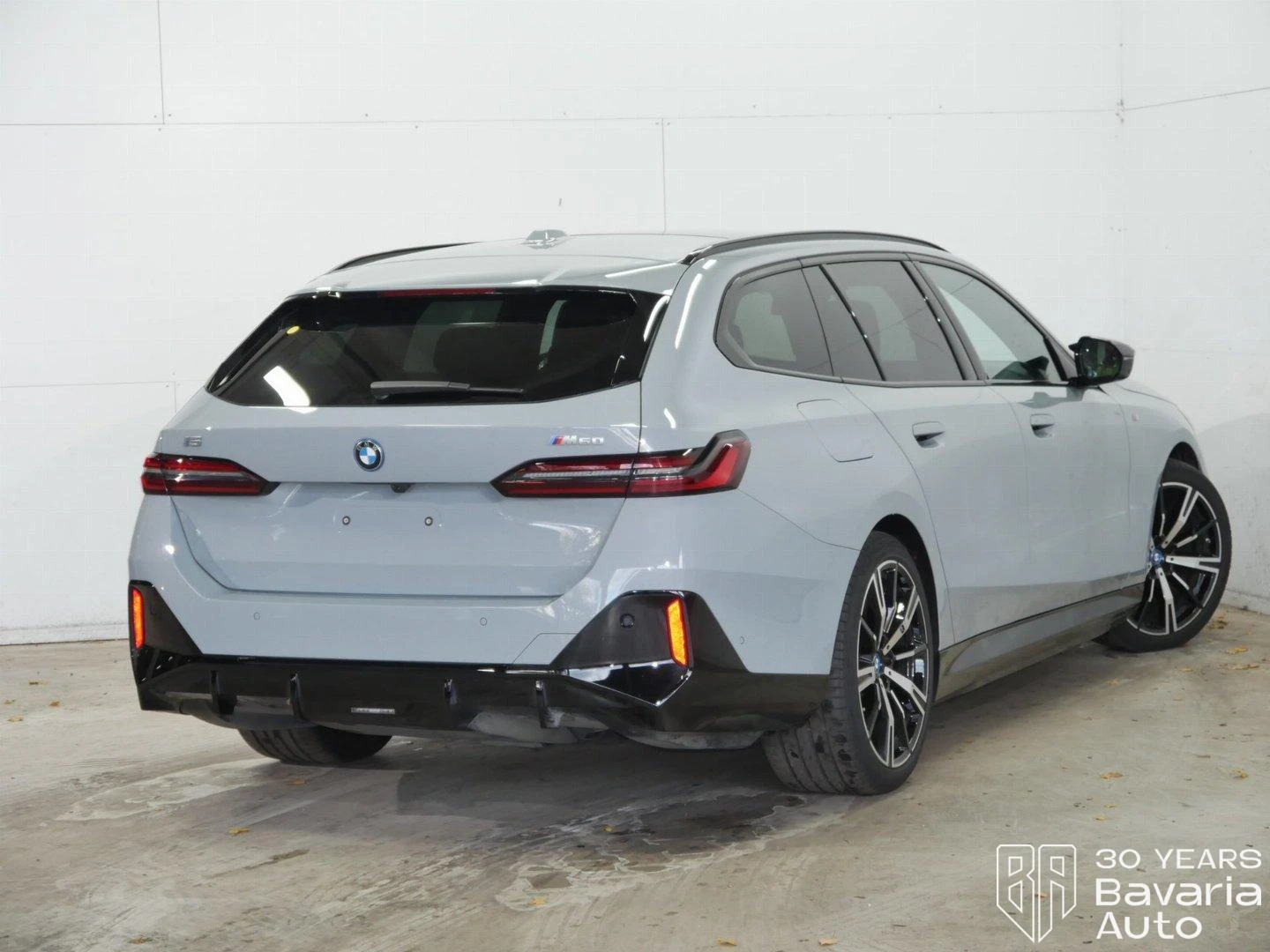 BMW i5 60 xDrive Touring | Mobile.bg   3