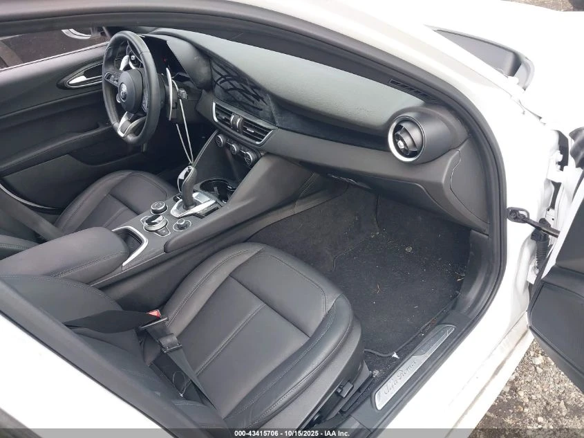 Alfa Romeo Giulia AWD - изображение 10