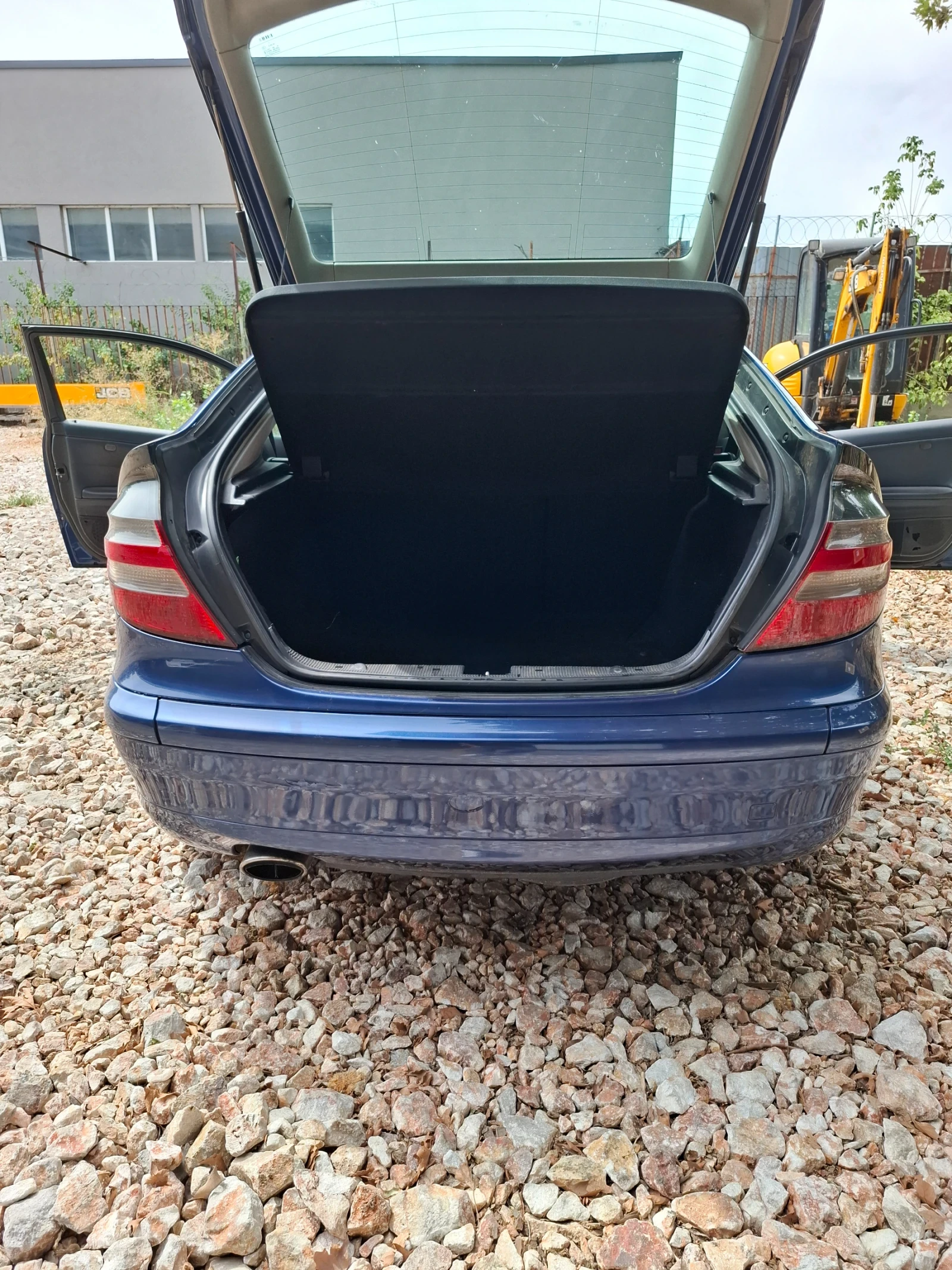 Mercedes-Benz C 220 Sport cupe C220CDI , снимка 10 - Автомобили и джипове - 53540701