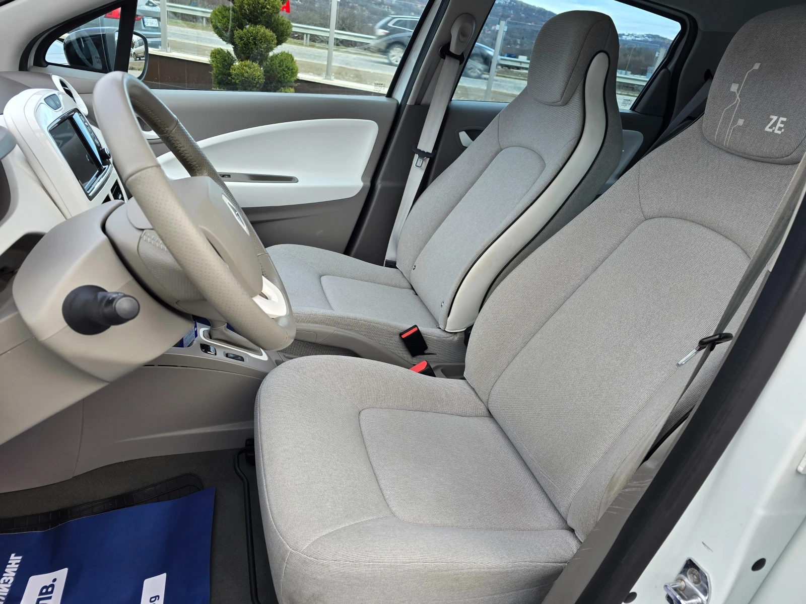 Renault Zoe НОВ ВНОС !! РЕАЛНИ 57000 км !! , снимка 13 - Автомобили и джипове - 53716275