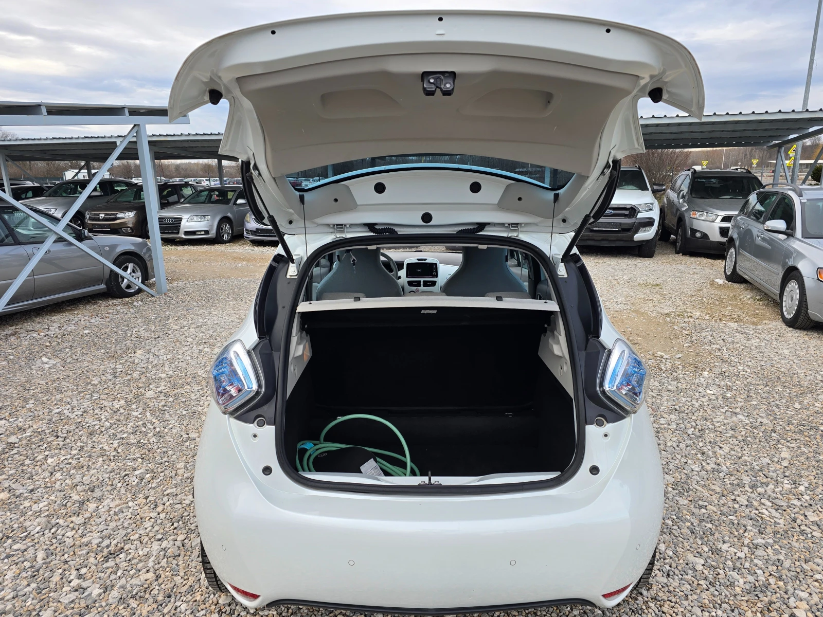 Renault Zoe НОВ ВНОС !! РЕАЛНИ 57000 км !! , снимка 15 - Автомобили и джипове - 53716275