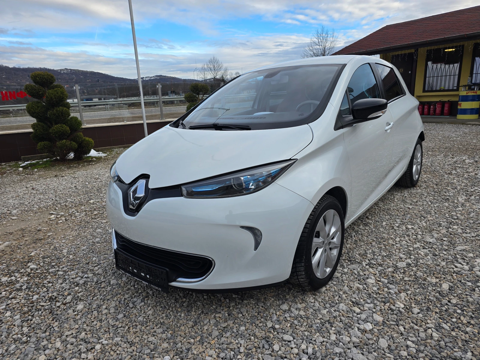 Renault Zoe НОВ ВНОС !! РЕАЛНИ 57000 км !! 