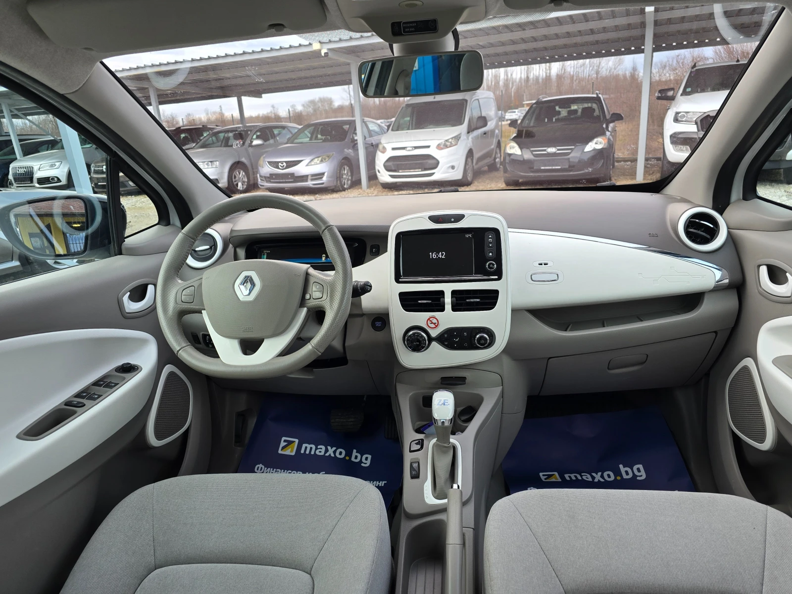 Renault Zoe НОВ ВНОС !! РЕАЛНИ 57000 км !! , снимка 11 - Автомобили и джипове - 53716275