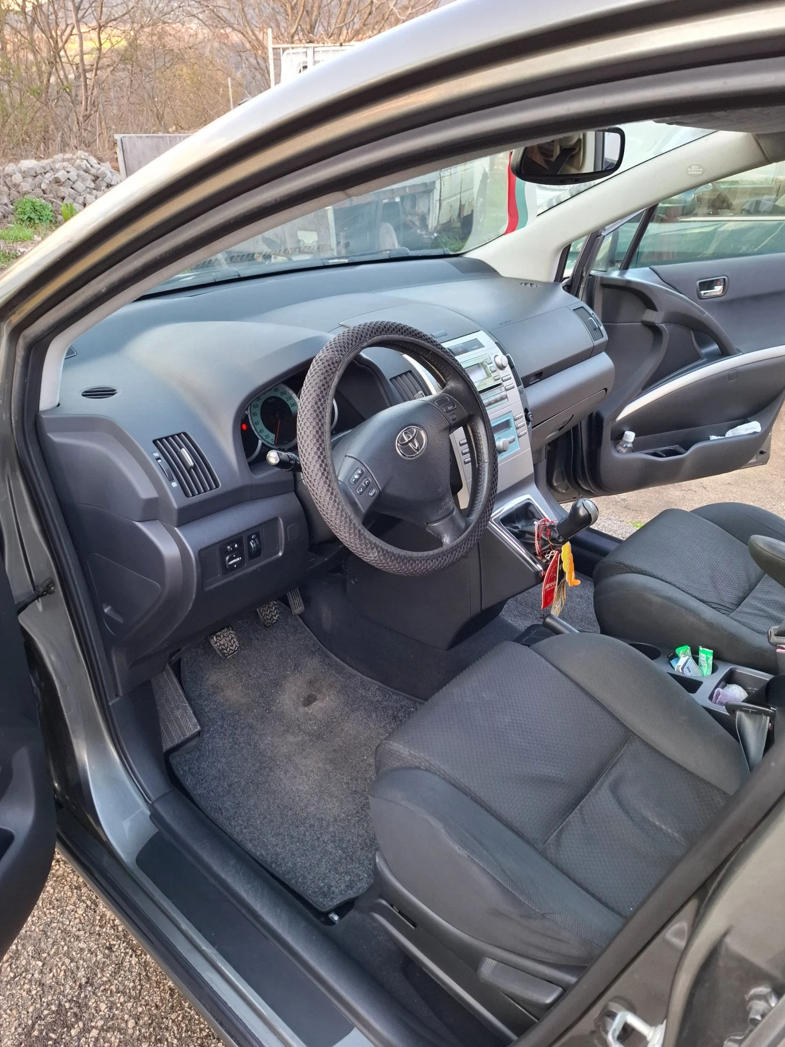 Toyota Corolla verso 1.8 VVT, снимка 7 - Автомобили и джипове - 54152122