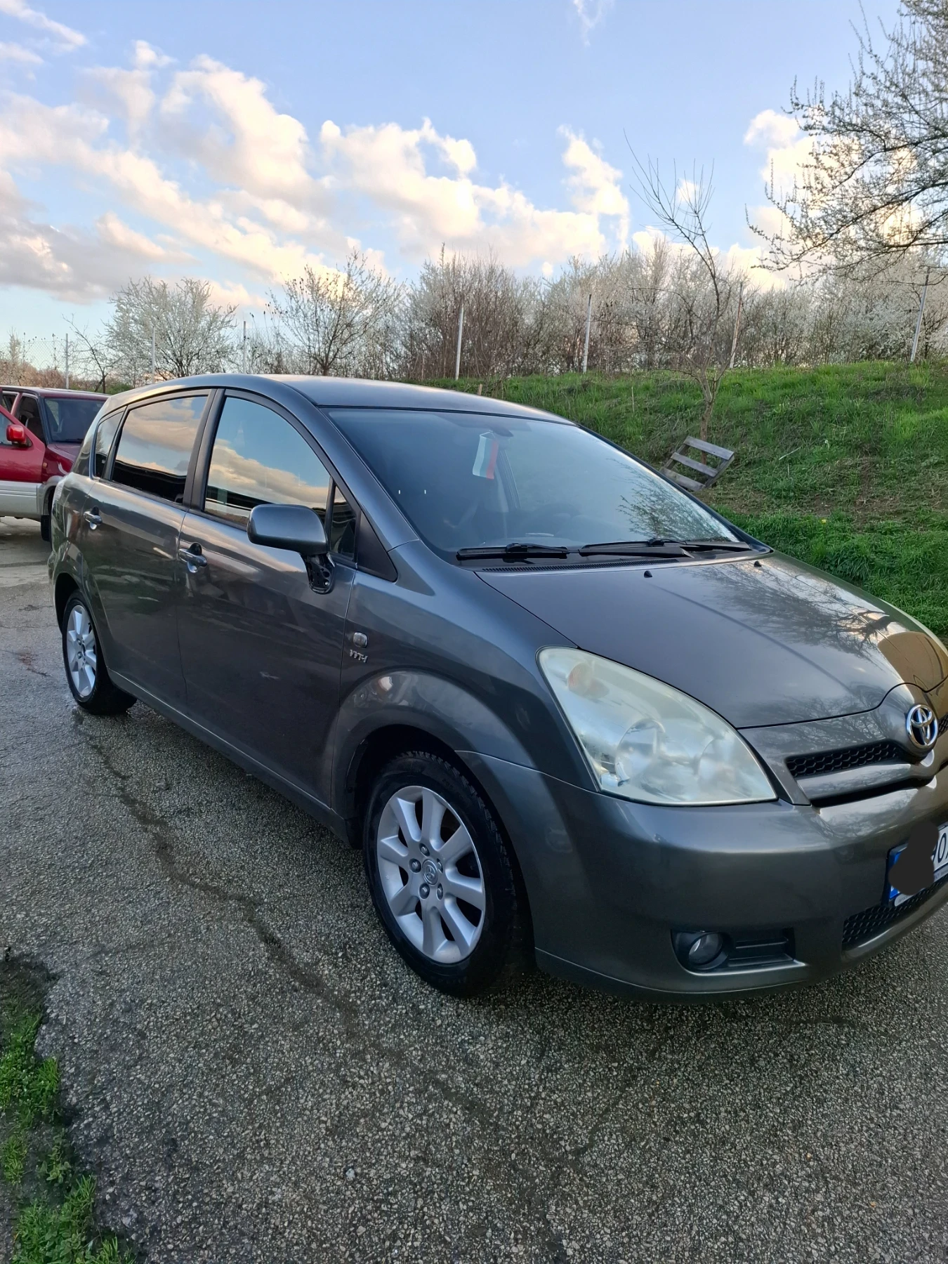 Toyota Corolla verso 1.8 VVT, снимка 5 - Автомобили и джипове - 54152122