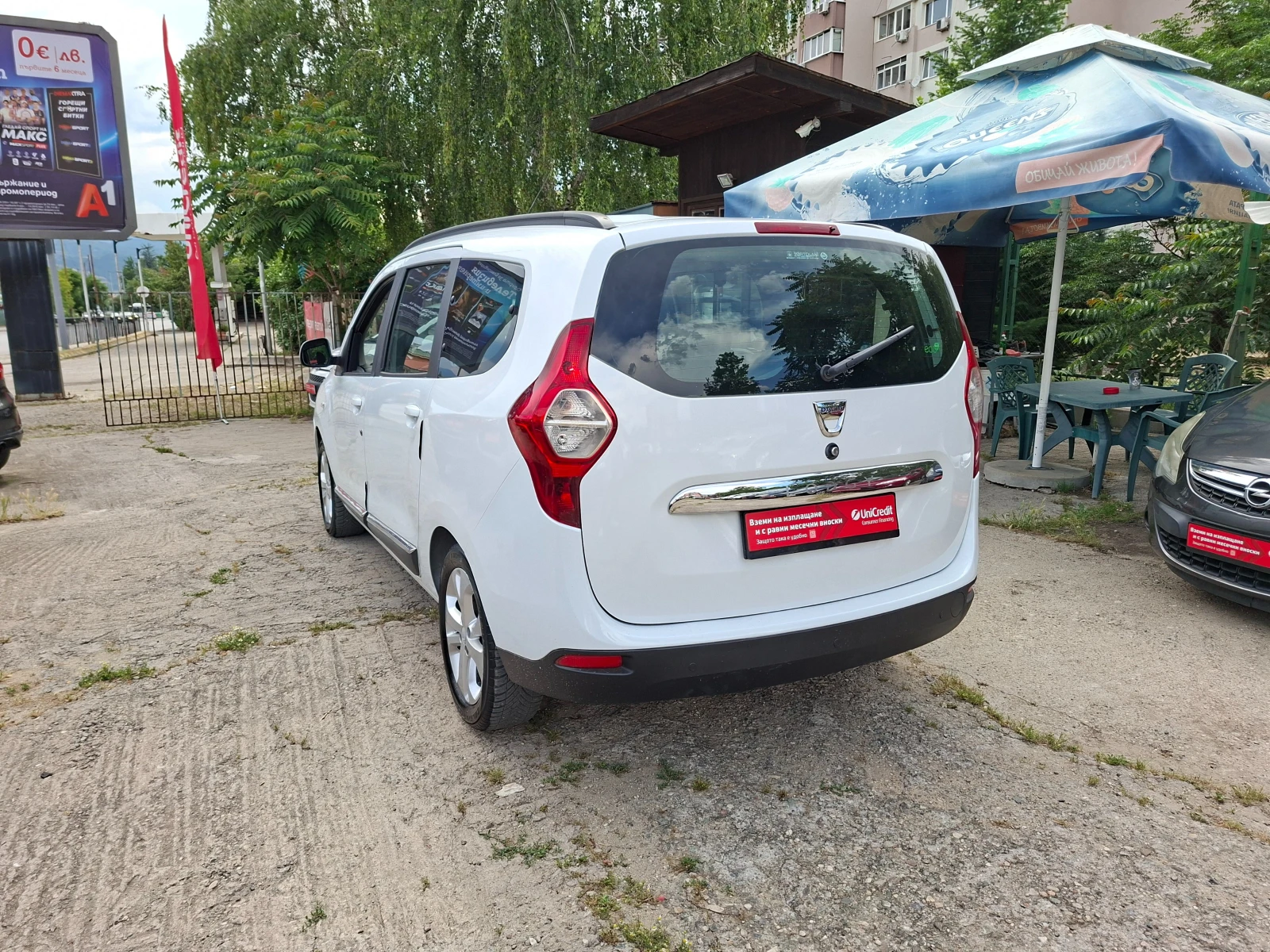 Dacia Lodgy 1.5DCI* 7 места* 6-SPEED* , снимка 4 - Автомобили и джипове - 54854078