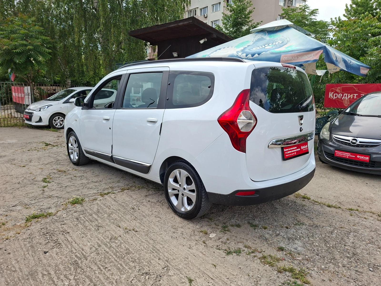 Dacia Lodgy 1.5DCI* 7 места* 6-SPEED* , снимка 3 - Автомобили и джипове - 54854078