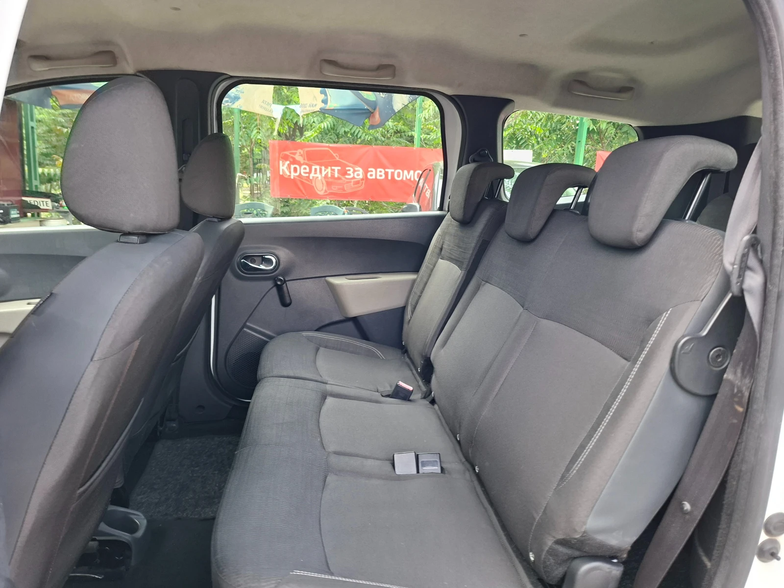 Dacia Lodgy 1.5DCI* 7 места* 6-SPEED* , снимка 9 - Автомобили и джипове - 54854078