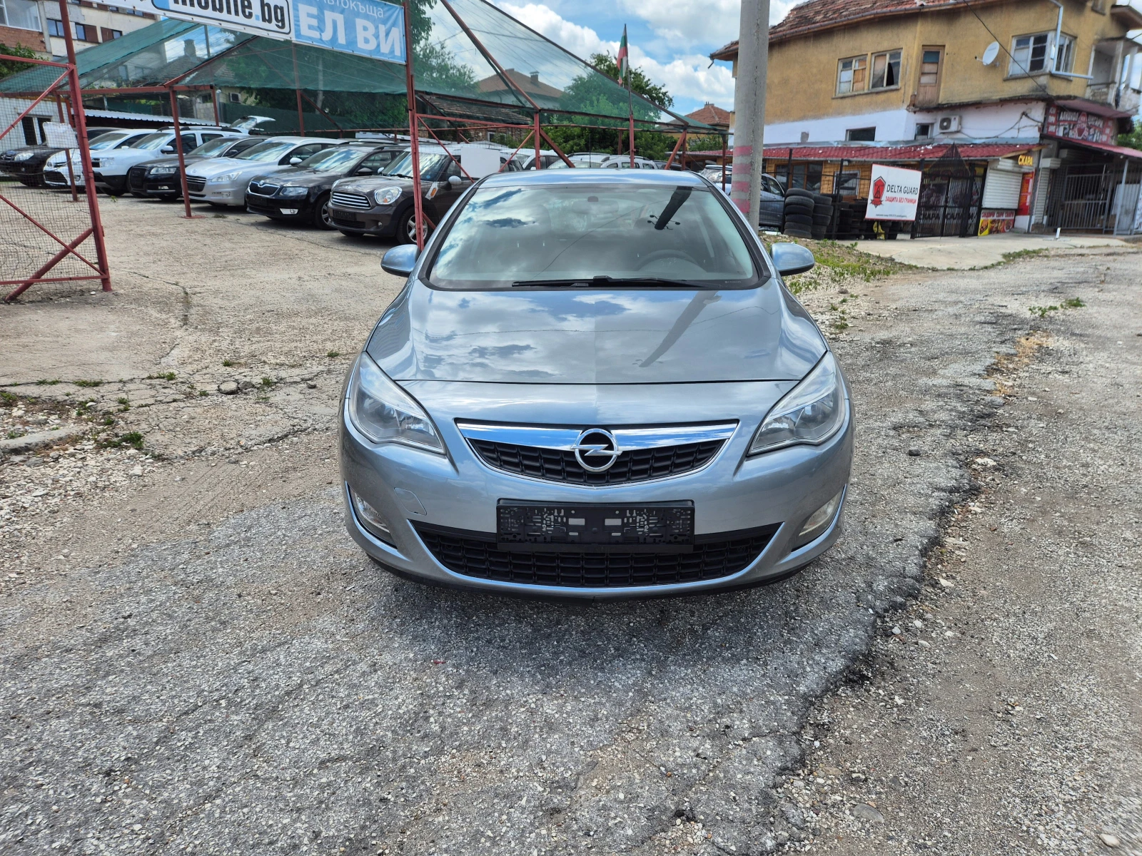 Opel Astra 1.4i, GAS, снимка 2 - Автомобили и джипове - 54972071