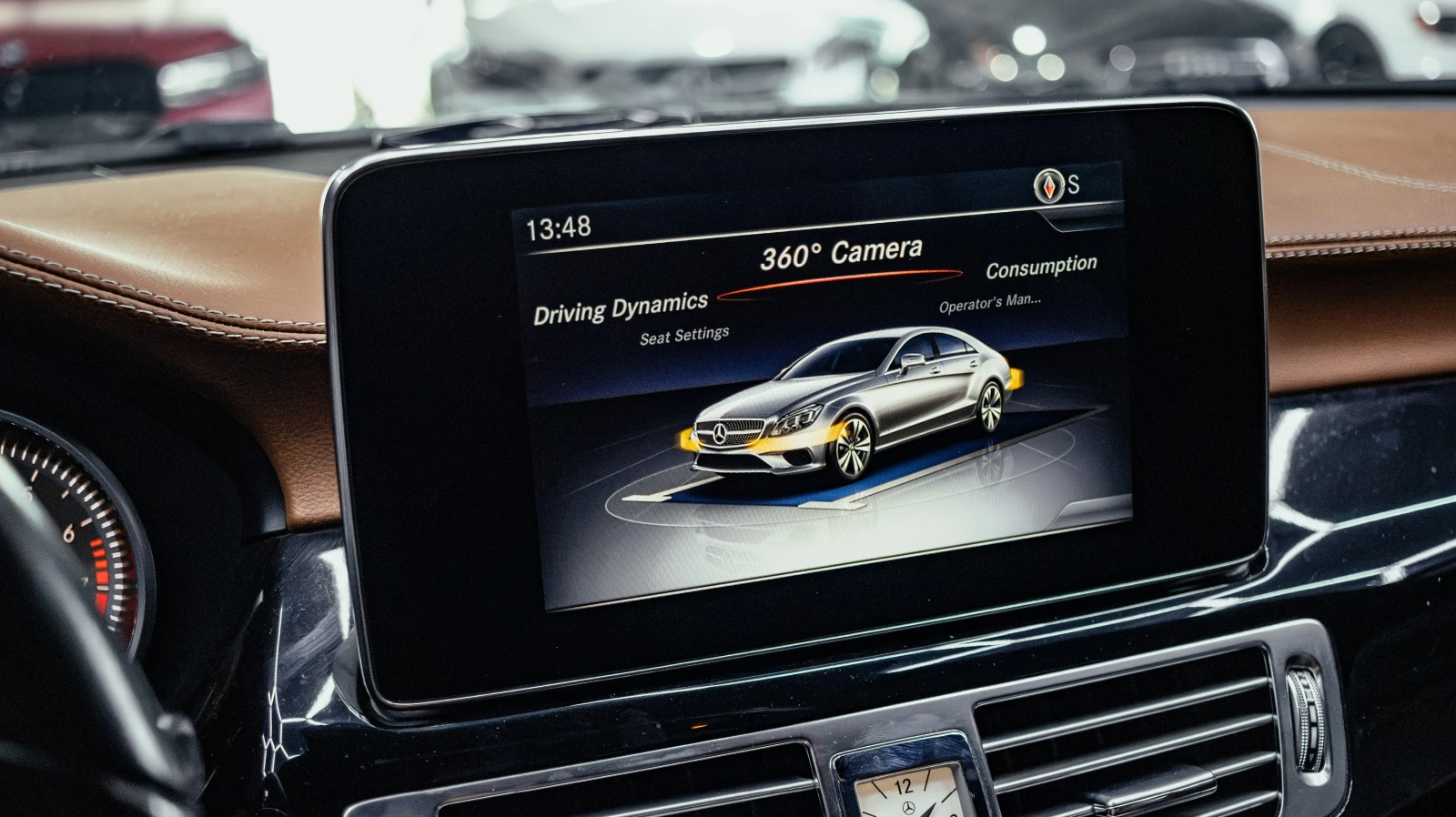 Mercedes-Benz CLS 550 * ПЕРФЕКТЕН И НАПЪЛНО ОСБЛУЖЕН* ВСИЧКИ ЕКСТРИ*  , снимка 14 - Автомобили и джипове - 55444766
