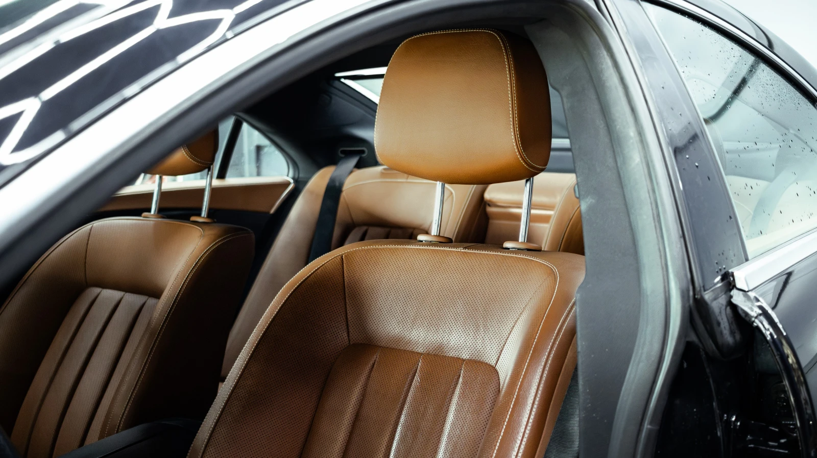 Mercedes-Benz CLS 550 * ПЕРФЕКТЕН И НАПЪЛНО ОСБЛУЖЕН* ВСИЧКИ ЕКСТРИ*  , снимка 9 - Автомобили и джипове - 55444766