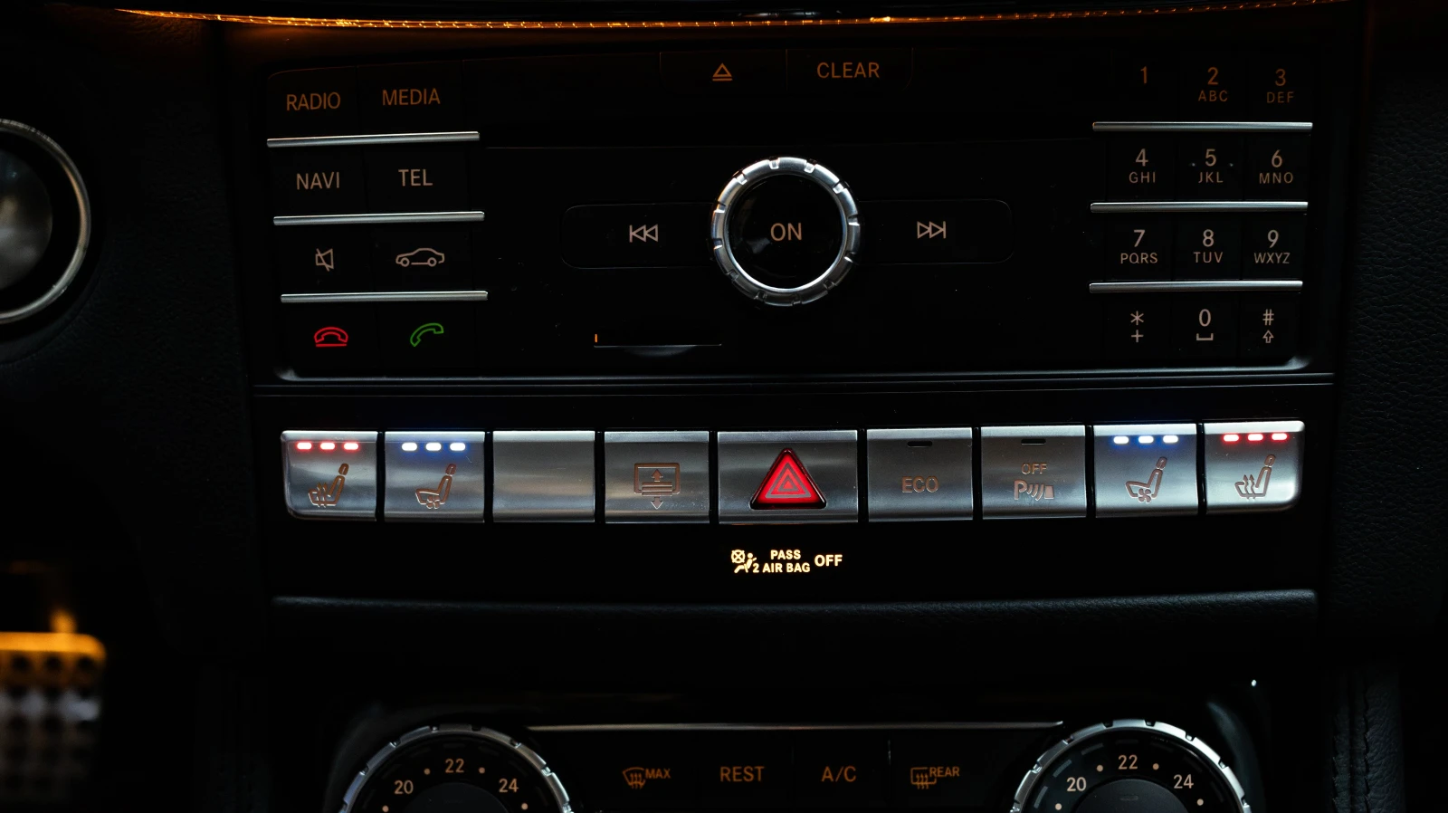 Mercedes-Benz CLS 550 * ПЕРФЕКТЕН И НАПЪЛНО ОСБЛУЖЕН* ВСИЧКИ ЕКСТРИ*  , снимка 13 - Автомобили и джипове - 55444766