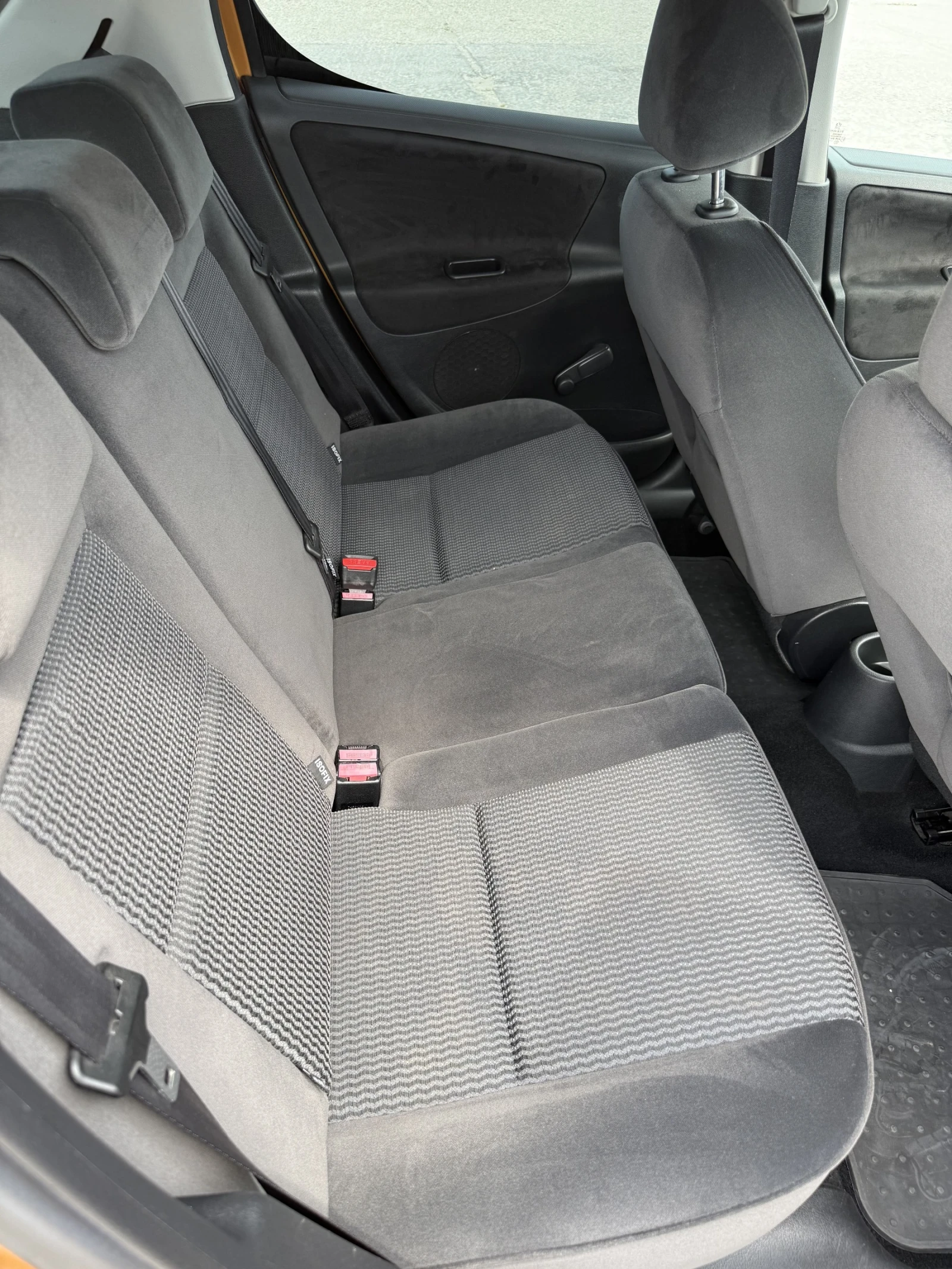 Peugeot 207 1.4 HDI, снимка 13 - Автомобили и джипове - 55589781