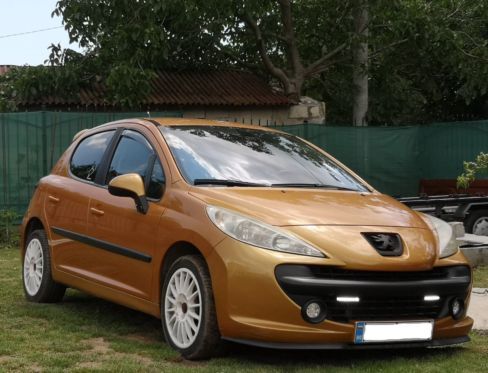 Peugeot 207 1.4 HDI, снимка 17 - Автомобили и джипове - 55589781