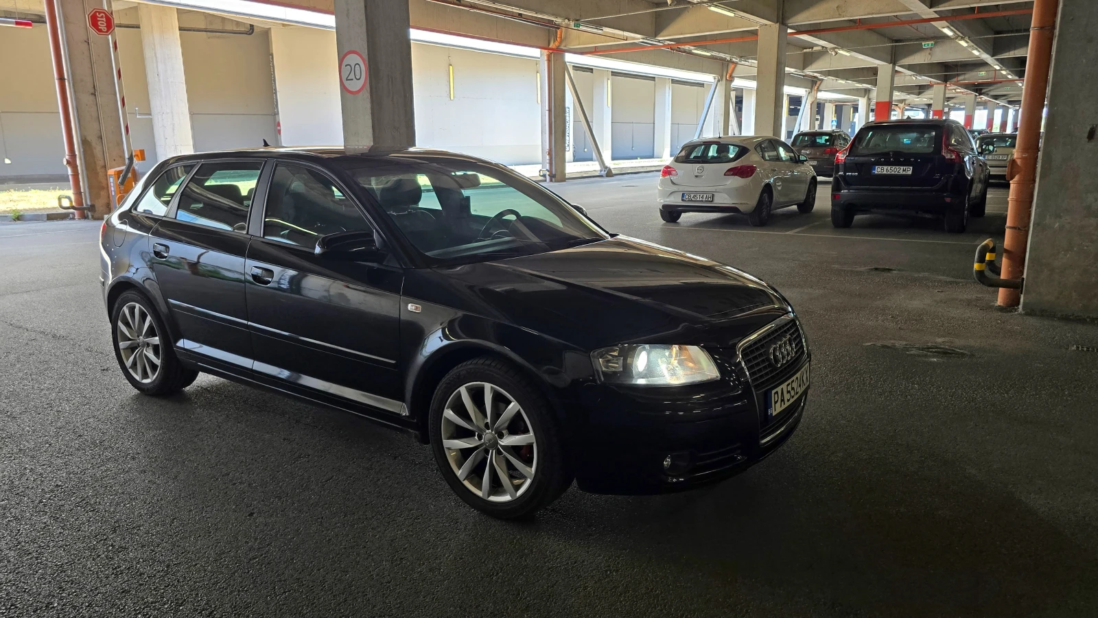 Audi A3 Sportback 1.6 FSI | Ксенон | Recaro | Панорама, снимка 11 - Автомобили и джипове - 56075313