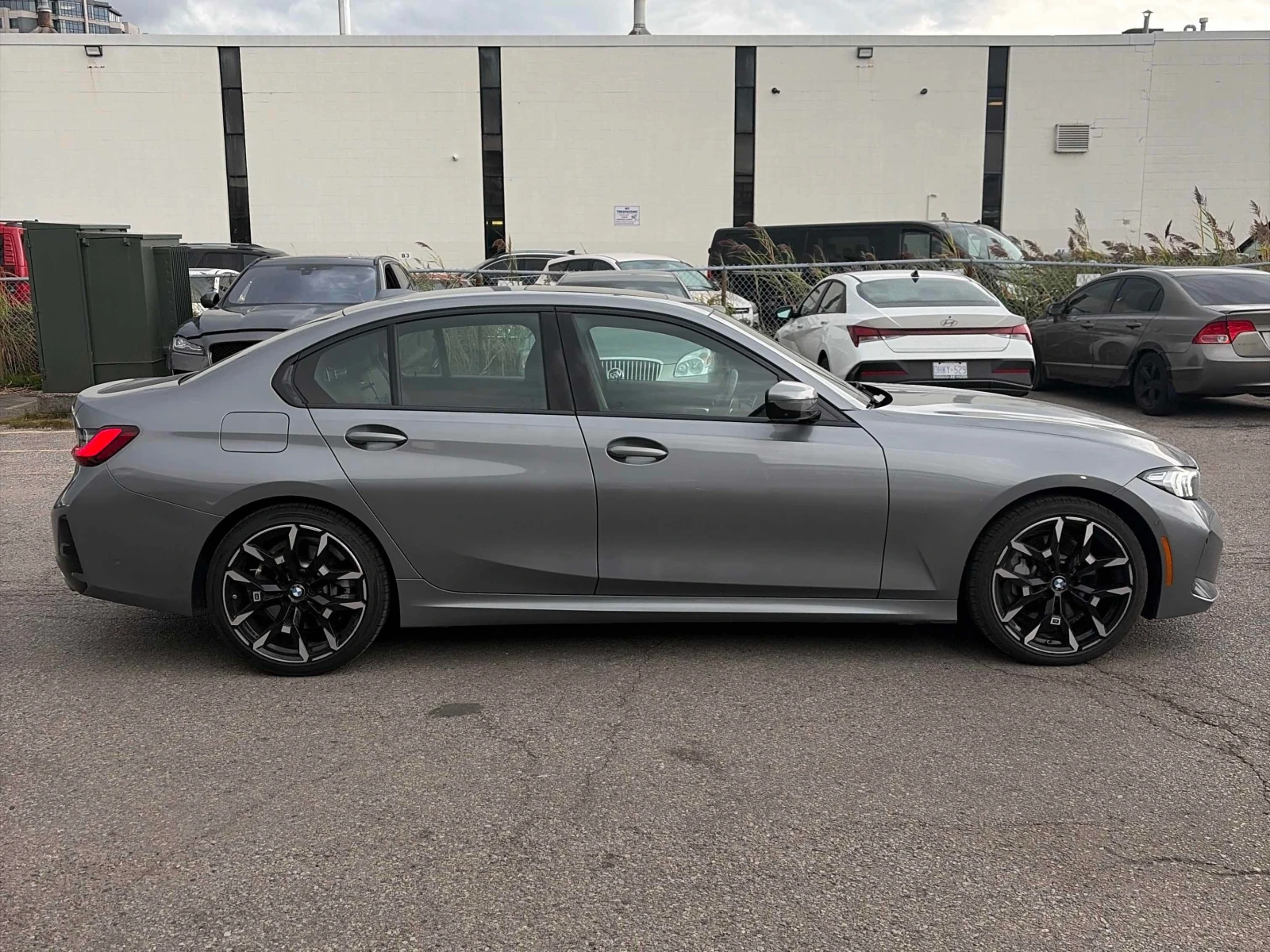 BMW 330 i xDrive | CARFAX | АВТОКРЕДИТ БЕЗ ПЪРВОНАЧАЛНА , снимка 4 - Автомобили и джипове - 56123029