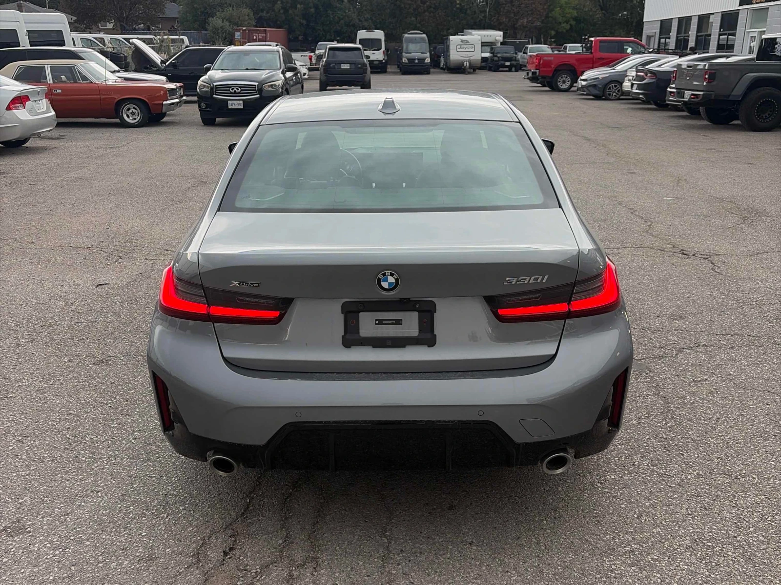 BMW 330 i xDrive | CARFAX | АВТОКРЕДИТ БЕЗ ПЪРВОНАЧАЛНА , снимка 5 - Автомобили и джипове - 56123029