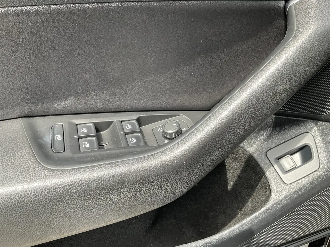 VW Arteon 4Motion SEL w/ R-Line - LTHR! NAV! BACK-UP CAM! | Mobile.bg � ����������� 12