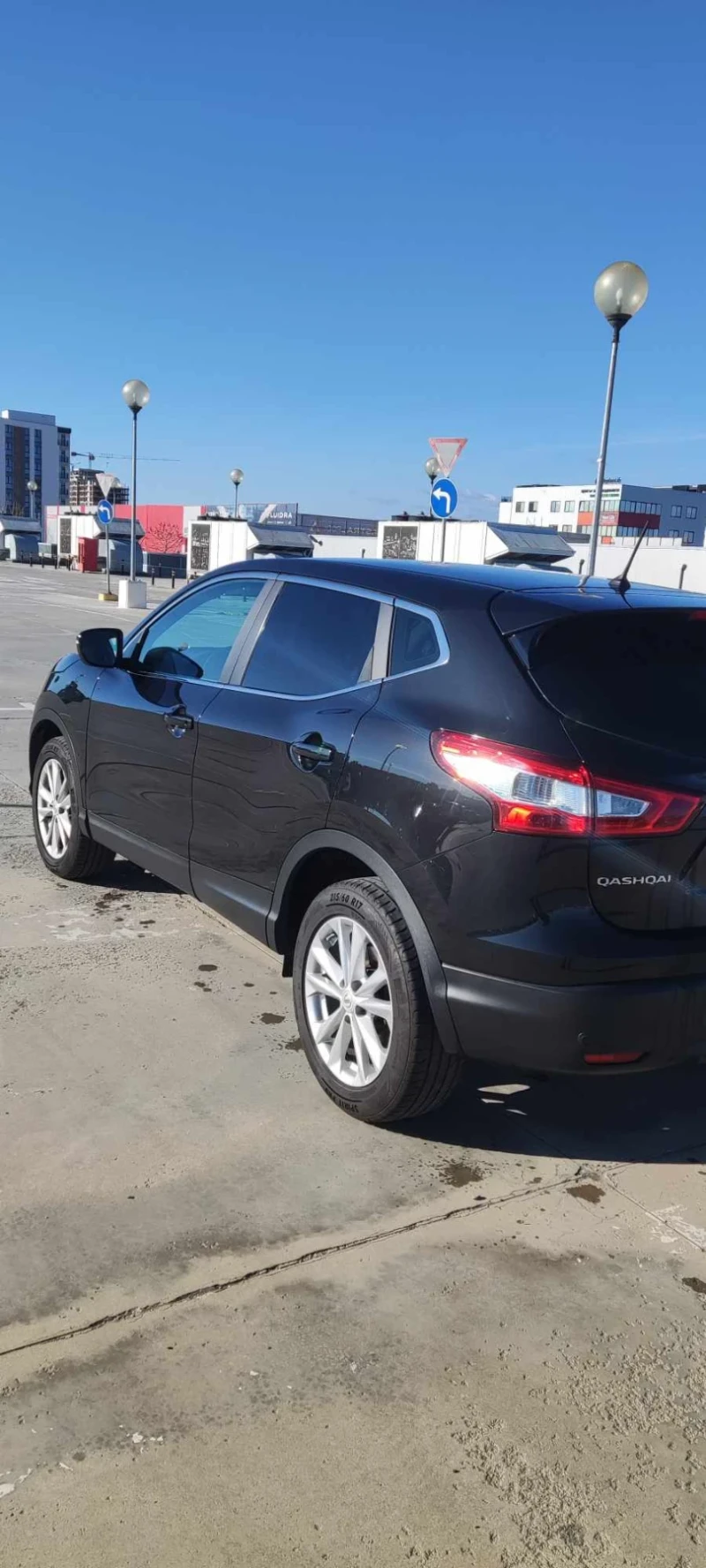 Nissan Qashqai, снимка 4 - Автомобили и джипове - 52527387