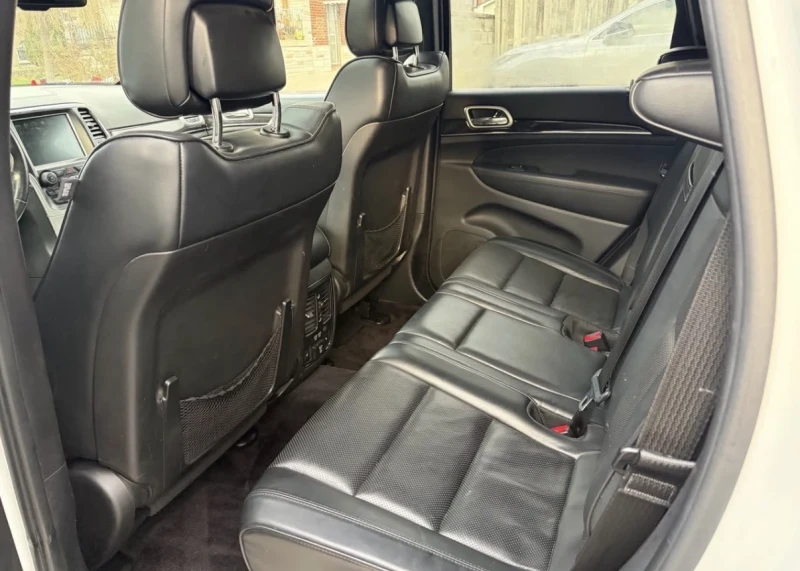 Jeep Grand cherokee OVERLAND * * CARFAX * * АВТО КРЕДИТ * * , снимка 9 - Автомобили и джипове - 53116584