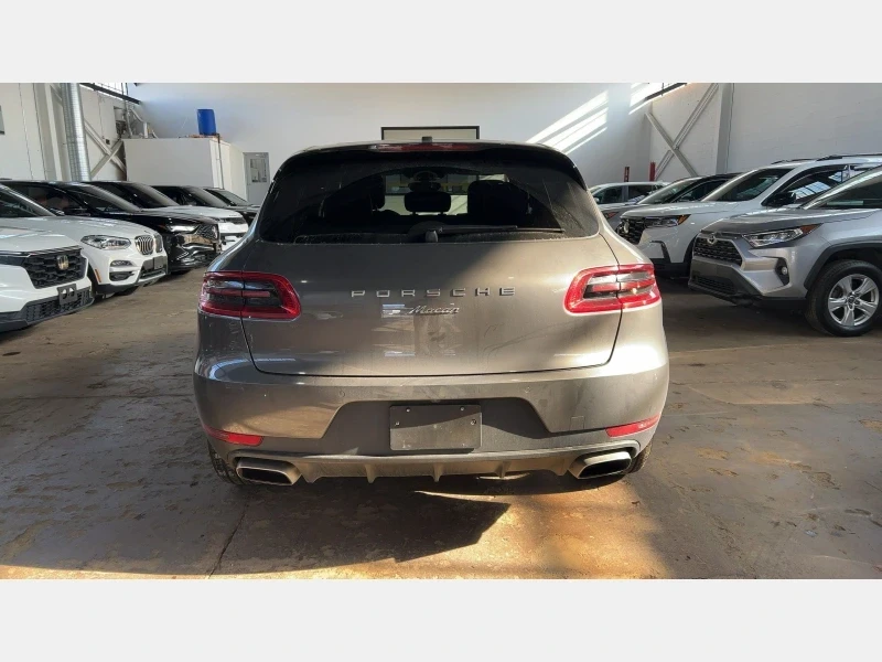 Porsche Macan CARFAX * АВТОКРЕДИТ * ПРОГНОЗНА ЦЕНА ДО БГ, снимка 4 - Автомобили и джипове - 54512193