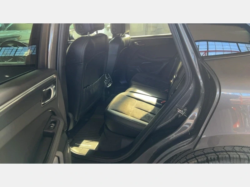 Porsche Macan CARFAX * АВТОКРЕДИТ * ПРОГНОЗНА ЦЕНА ДО БГ, снимка 9 - Автомобили и джипове - 54512193