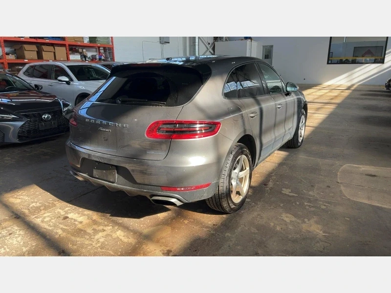 Porsche Macan CARFAX * АВТОКРЕДИТ * ПРОГНОЗНА ЦЕНА ДО БГ, снимка 13 - Автомобили и джипове - 54512193