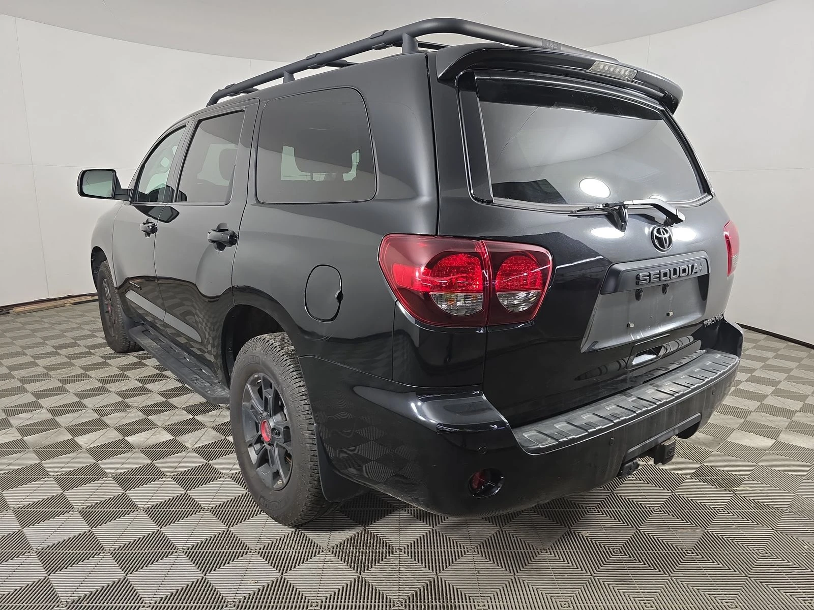 Toyota Sequoia TDR PRO 5.7 Дистроник* JBL* М.Точка* Kожа* 7-Места - изображение 3