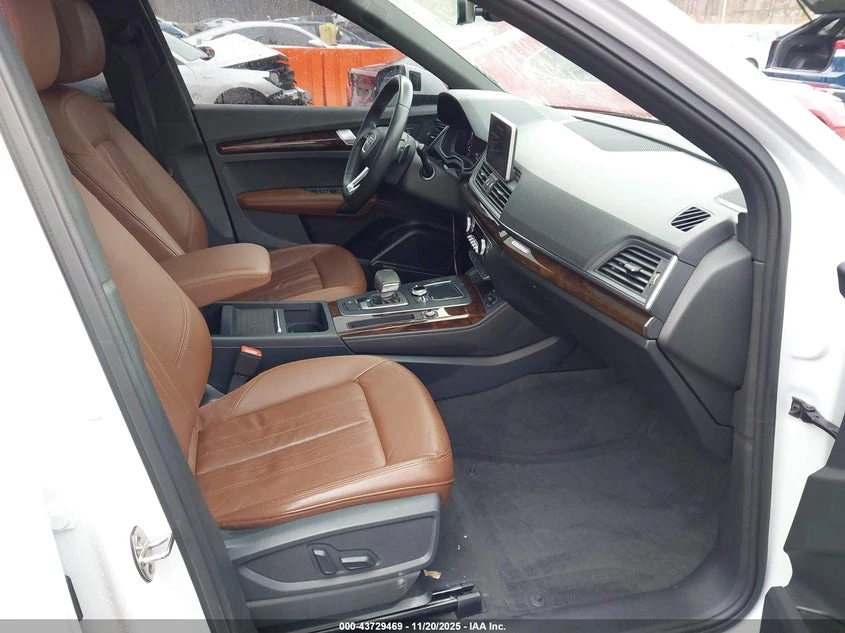 Audi Q5 2l 45 Premium - изображение 5