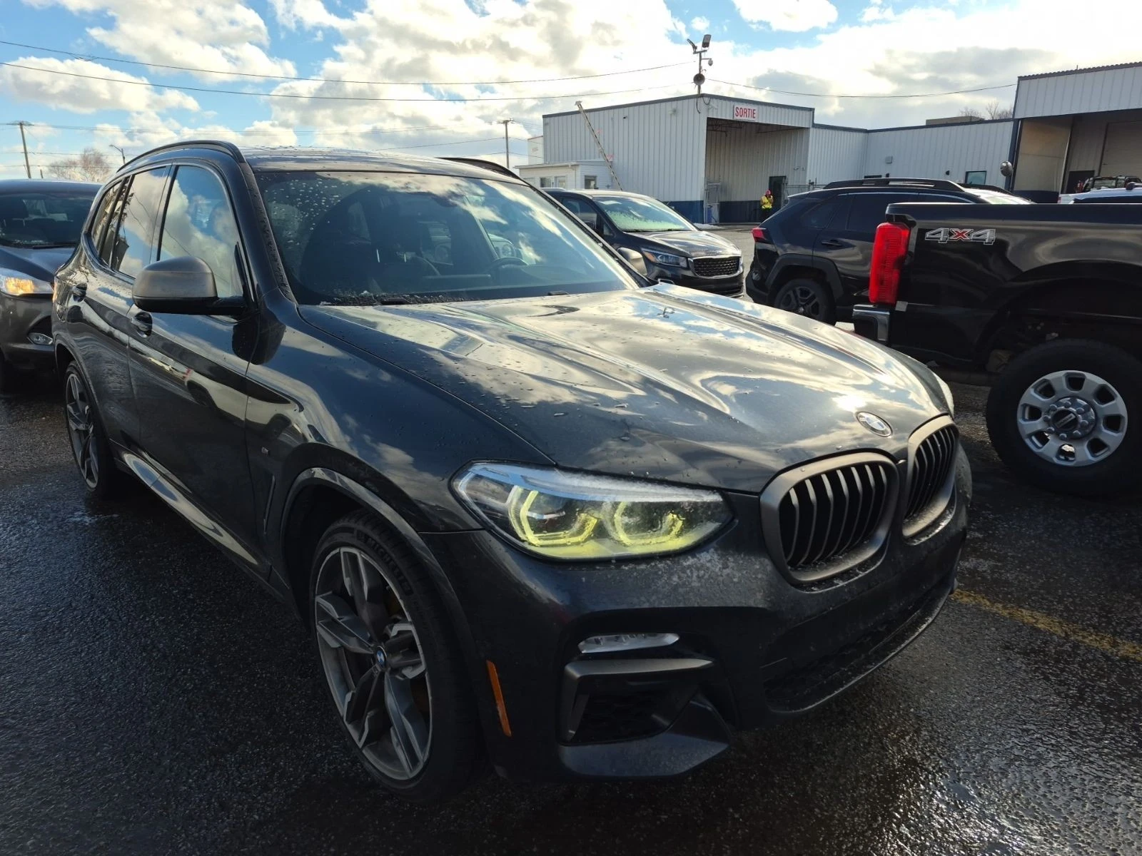 BMW X3 40I С РЕГИСТРАЦИЯ & АВТО КРЕДИТ, снимка 2 - Автомобили и джипове - 53875813